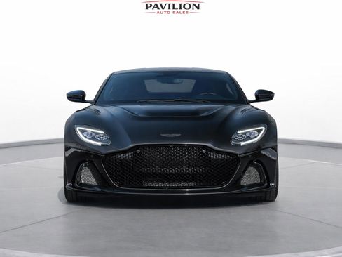 Used 2023 Aston Martin DBS Coupe image 3