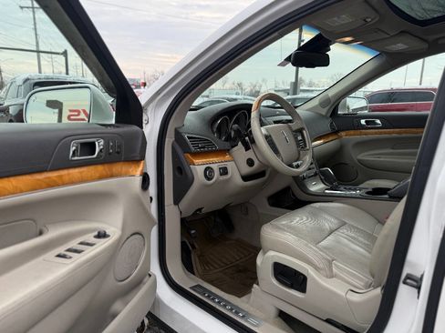 Used 2010 Lincoln MKT Base 4dr Crossover image 12