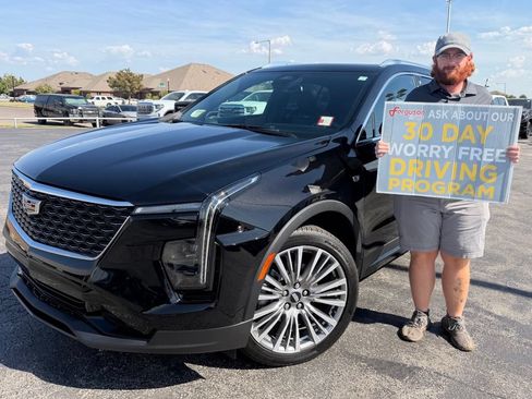 Used 2024 Cadillac XT4 Premium Luxury FWD image 1