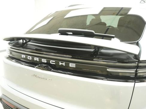 New 2026 Porsche Macan 4 Electric AWD/4WD image 42