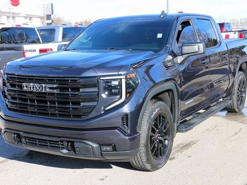 Used 2024 GMC Sierra 1500 Elevation image 2