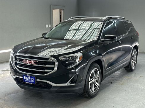 Used 2019 GMC Terrain SLT w/ Infotainment Package II FWD image 2