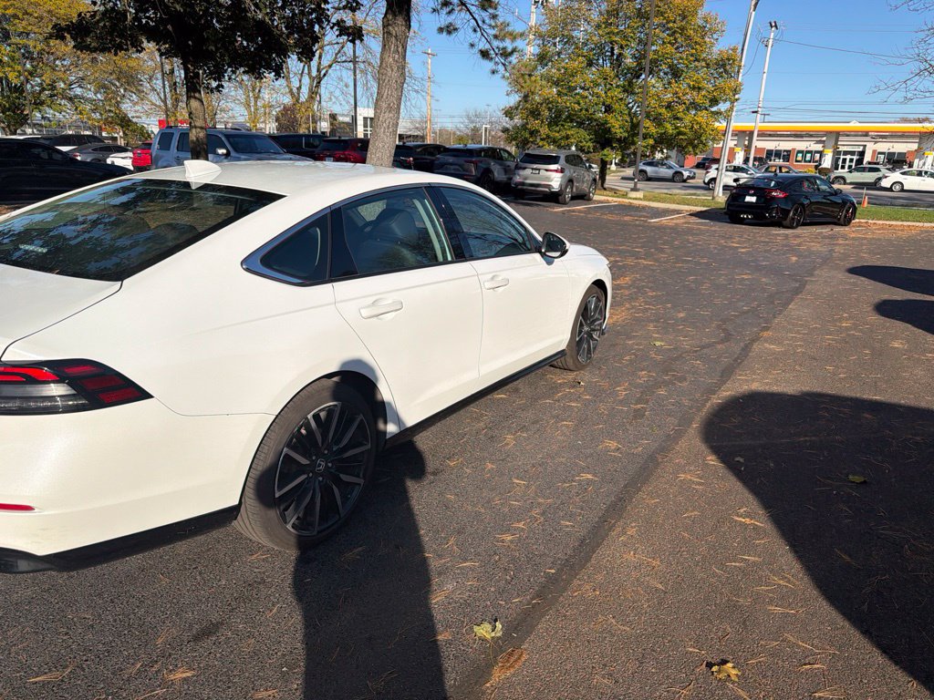 Used 2024 Honda Accord Touring image 9
