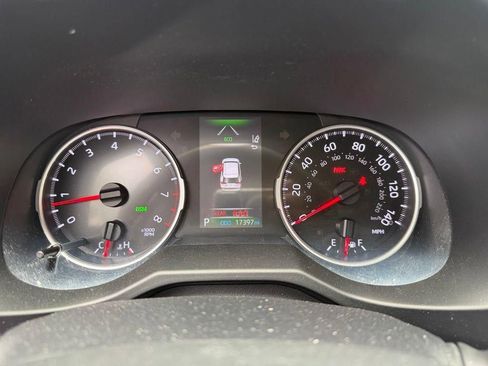 Used 2021 Toyota RAV4 XLE Premium FWD image 20