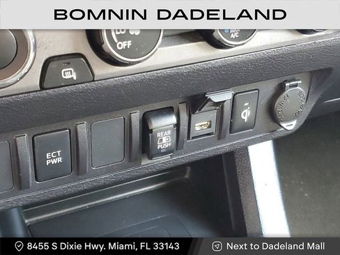 Used 2020 Toyota Tacoma TRD Off-Road image 24