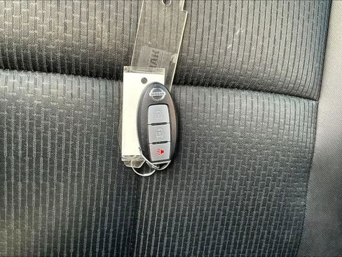 Used 2019 Nissan Titan PRO-4X image 10