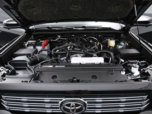 Certified 2025 Toyota 4Runner Limited AWD/4WD image 43
