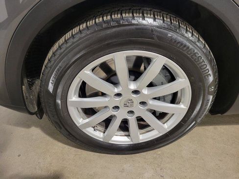 Used 2021 Porsche Cayenne S w/ Premium Package Plus image 29