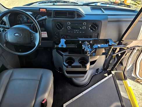 Used 2014 Ford E-350 and Econoline 350 Extended Super Duty w/ Power Group image 39