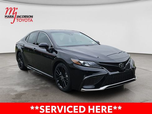 Used 2024 Toyota Camry XSE w/ Navigation Package FWD image 5