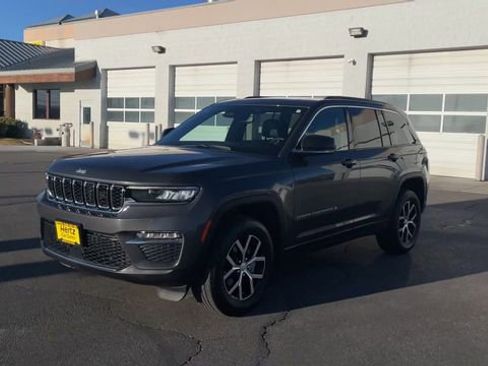 Used 2024 Jeep Grand Cherokee Limited image 5