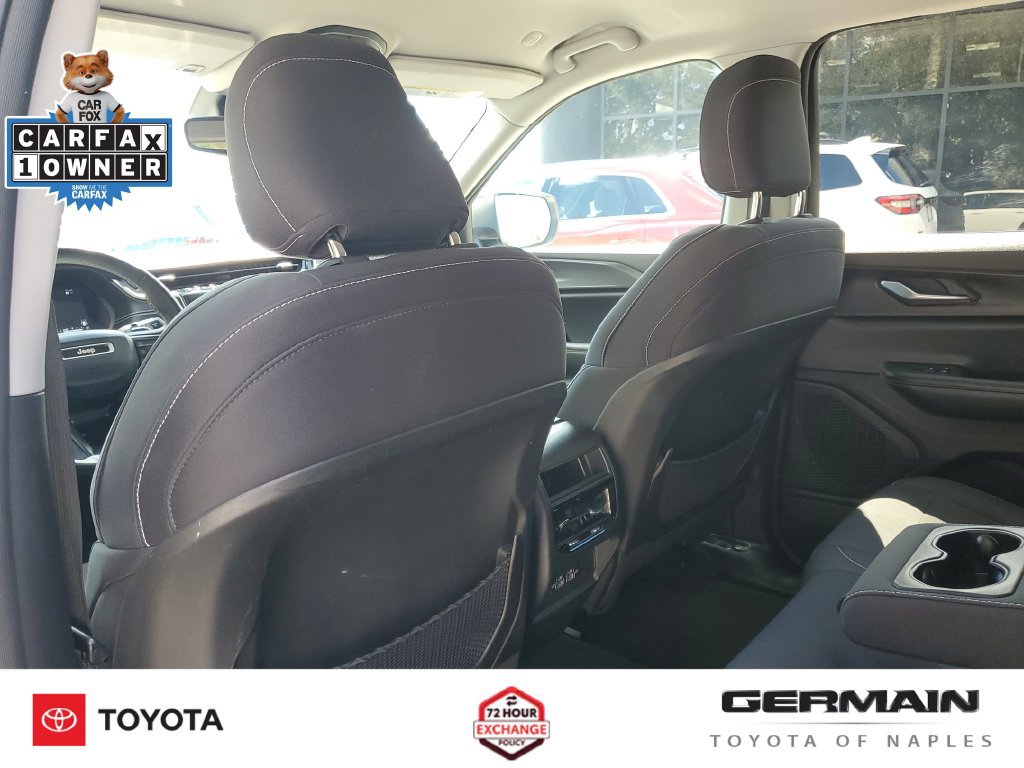 Used 2024 Jeep Grand Cherokee Laredo RWD image 22