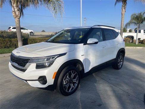 Used 2022 Kia Seltos EX image 4