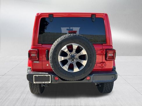 Used 2018 Jeep Wrangler Unlimited Sahara AWD/4WD image 6