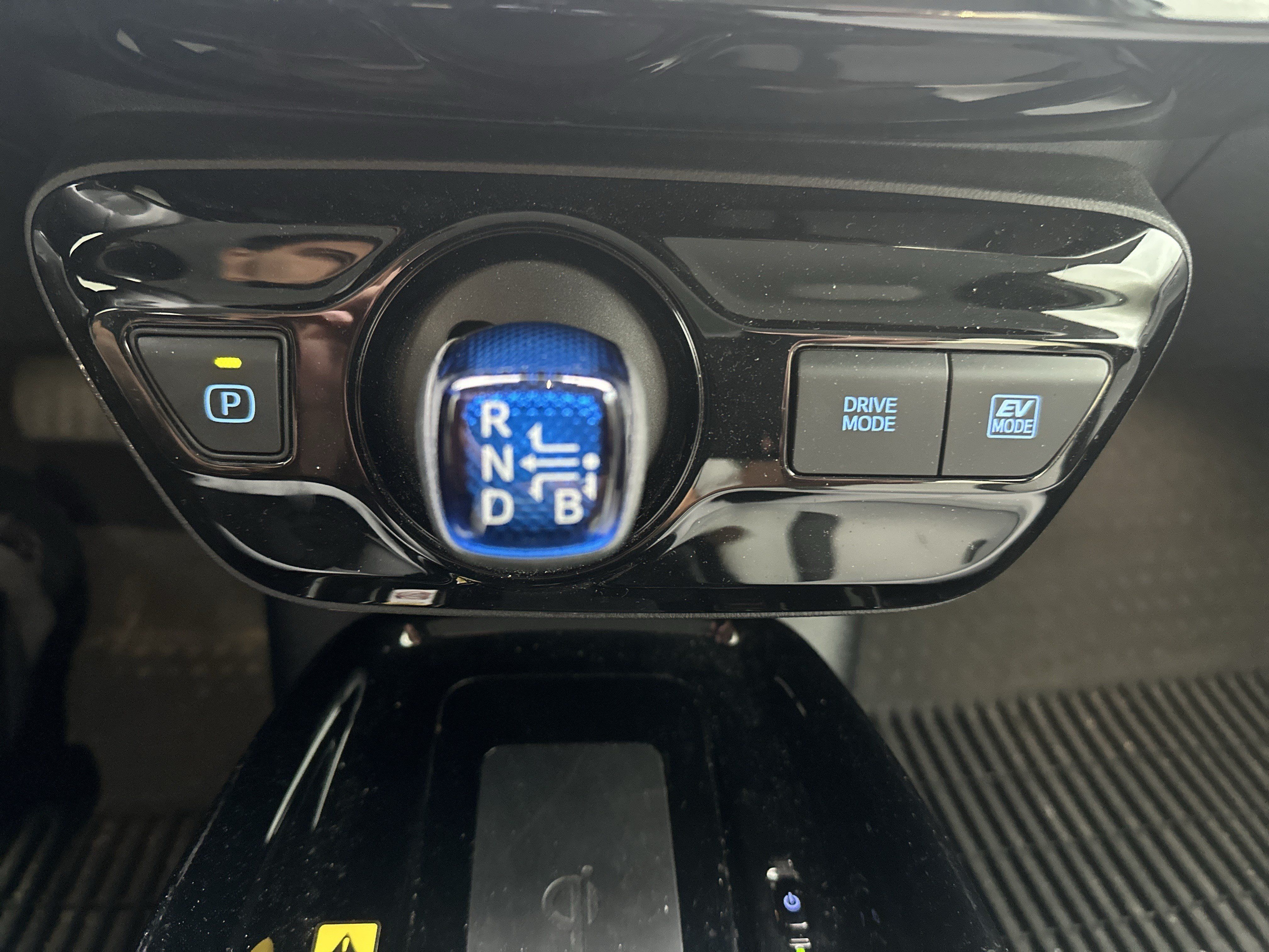 Used 2022 Toyota Prius XLE w/ Advanced Technology Package AWD/4WD image 22