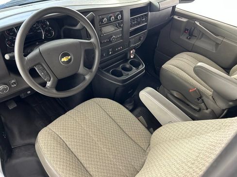 Used 2025 Chevrolet Express 2500 LT w/ LT Preferred Equipment Group RWD image 13