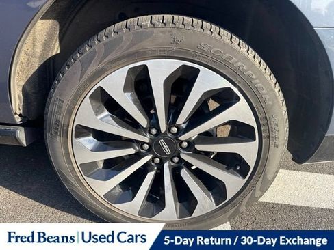 Used 2022 Lincoln Navigator Reserve AWD/4WD image 10