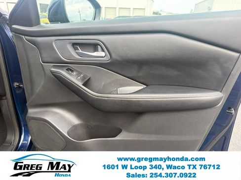 Used 2025 Nissan Rogue SV AWD/4WD image 28