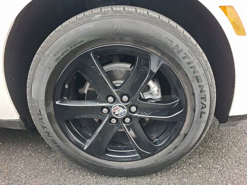 Certified 2023 Buick Enclave Essence w/ Experience Buick Package image 7