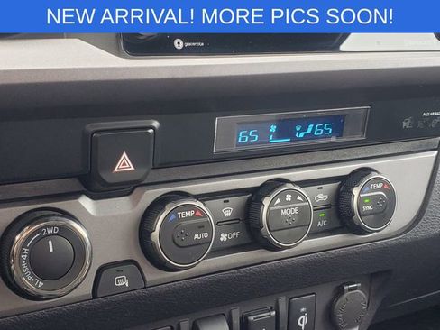 Used 2022 Toyota Tacoma TRD Sport w/ Technology Package image 18