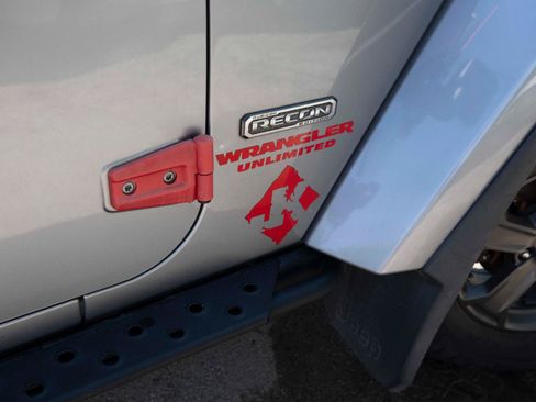 Used 2018 Jeep Wrangler Unlimited Rubicon AWD/4WD image 6
