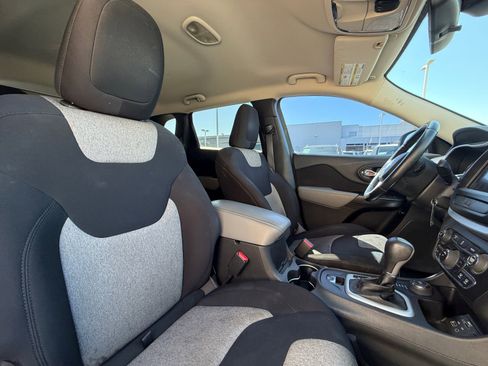 Used 2014 Jeep Cherokee Latitude w/ Trailer Tow Group image 17