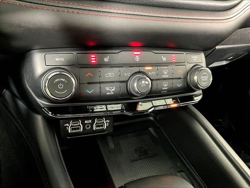Used 2024 Dodge Durango R/T w/ Trailer Tow Group IV AWD/4WD image 15