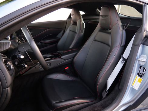 Used 2020 Aston Martin V8 Vantage Coupe RWD image 21