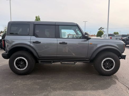 Used 2023 Ford Bronco Badlands AWD/4WD image 3