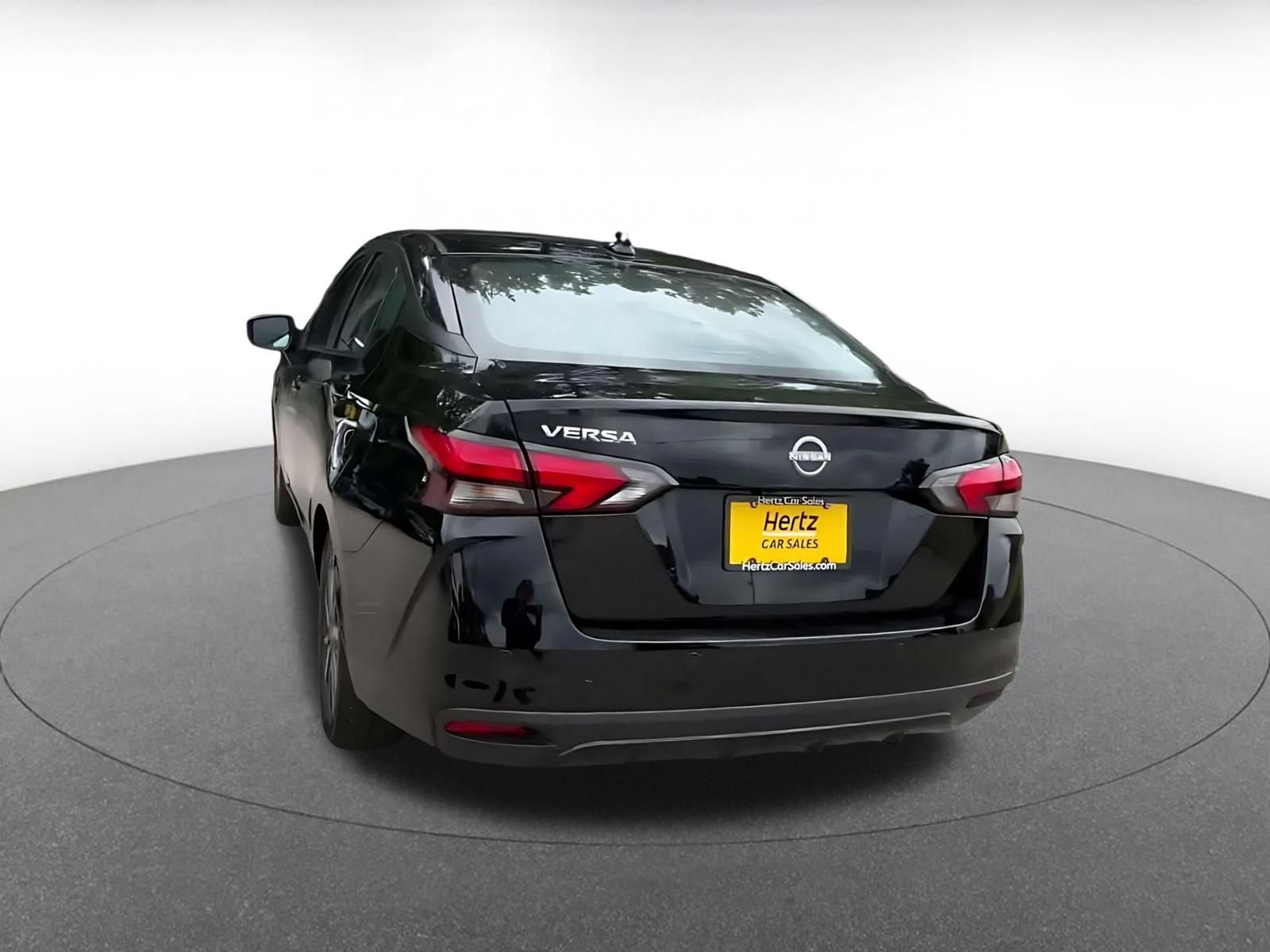 Used 2025 Nissan Versa SV FWD image 10