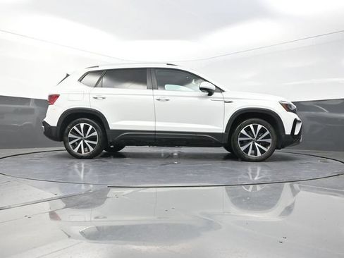 Used 2022 Volkswagen Taos SE AWD/4WD image 38