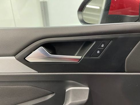 Used 2022 Volkswagen Jetta SE w/ Panoramic Sunroof Package FWD image 26