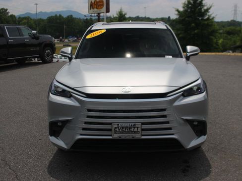 Used 2026 Lexus TX 550h AWD Plug-In Hybrid w/ Technology Package image 2