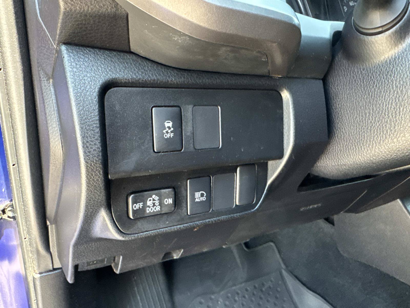 Used 2023 Toyota Tacoma SR5 AWD/4WD image 37
