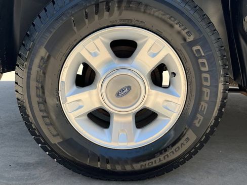 Used 2001 Ford Explorer Sport Trac 2WD image 25
