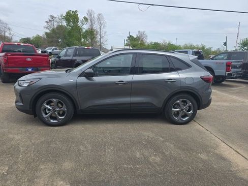 New 2025 Ford Escape ST-Line w/ Cold Weather Package image 4