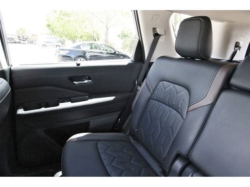 New 2026 Nissan Pathfinder Platinum w/ Cargo Package FWD image 9