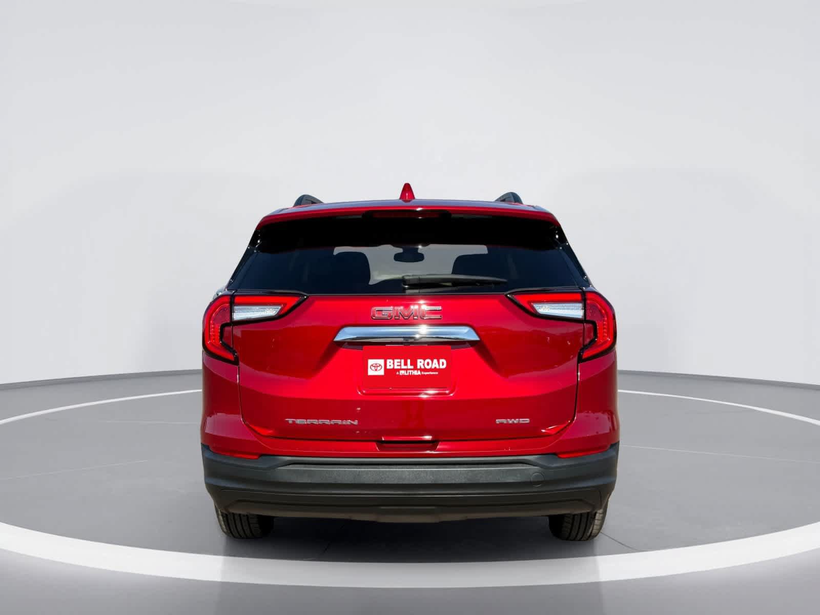 Used 2022 GMC Terrain SLE w/ Driver Convenience Package AWD/4WD image 8