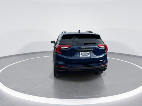 Used 2023 GMC Terrain SLE w/ Driver Convenience Package image 7