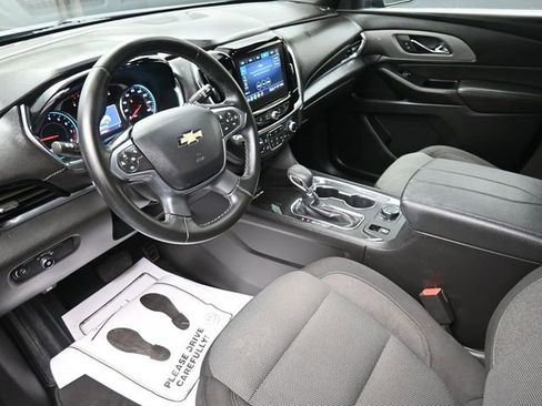 Used 2023 Chevrolet Traverse LT image 18