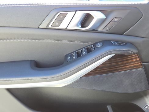 Used 2022 BMW X5 xDrive45e image 41