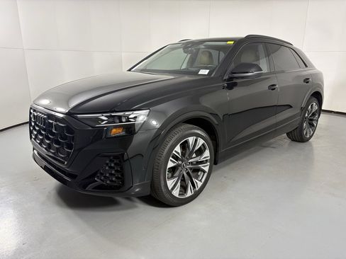 Used 2025 Audi Q8 Prestige image 4