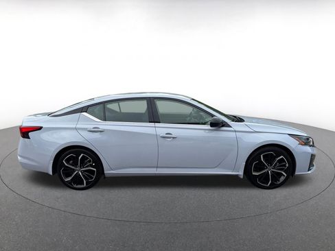 Used 2025 Nissan Altima 2.5 SR FWD image 16
