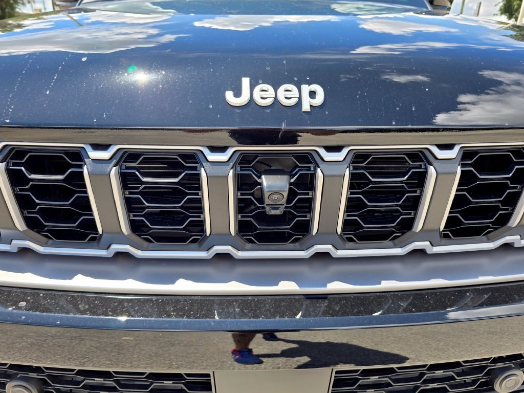 New 2027 Jeep Grand Cherokee Limited w/ Technology Group II AWD/4WD image 9