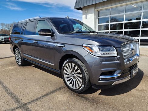 Used 2018 Lincoln Navigator L Reserve w/ Technology Package image 2