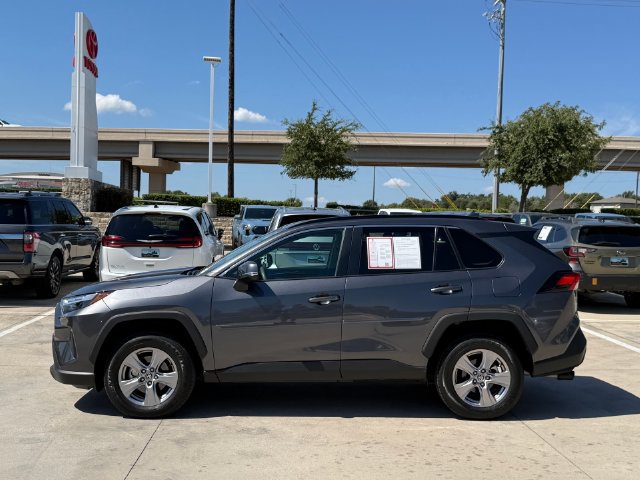 Used 2024 Toyota RAV4 XLE FWD image 8