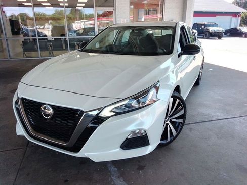 Used 2019 Nissan Altima 2.5 SR w/ SR Premium Package FWD image 1