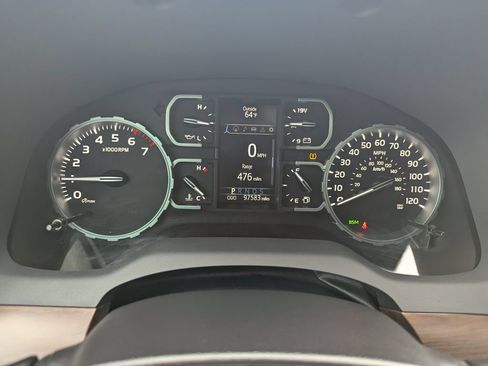 Used 2018 Toyota Tundra Limited w/ Limited Premium Package AWD/4WD image 22