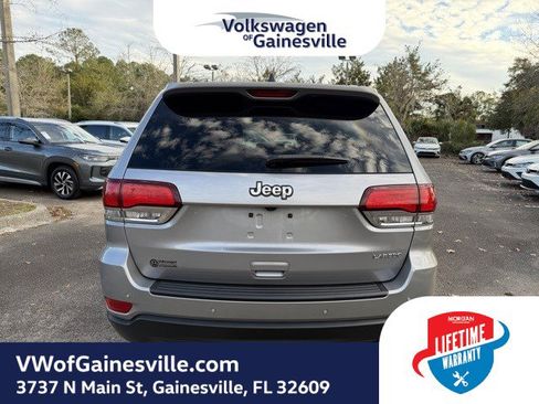 Used 2020 Jeep Grand Cherokee Laredo w/ Laredo X Package image 5