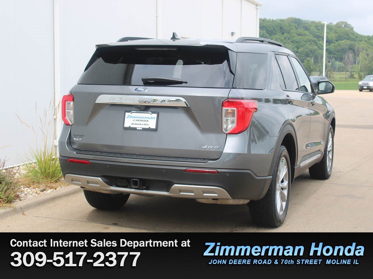 Used 2023 Ford Explorer XLT w/ Equipment Group 202A AWD/4WD image 2